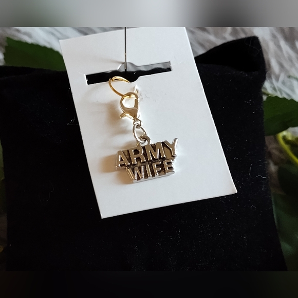 ARMY WIFE Charm with Lobster Clasp New - Picture 3 of 3